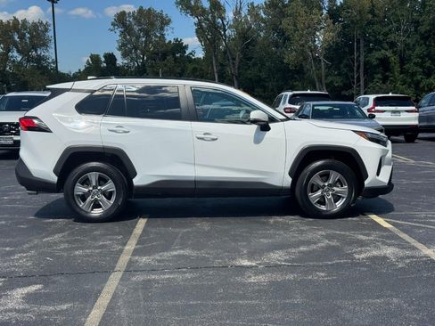 Used 2024 Toyota RAV4 XLE AWD/4WD image 3