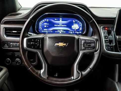 Used 2024 Chevrolet Suburban LT RWD image 18