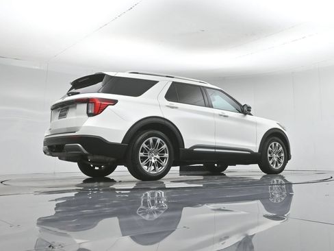 Used 2025 Ford Explorer Platinum RWD image 52
