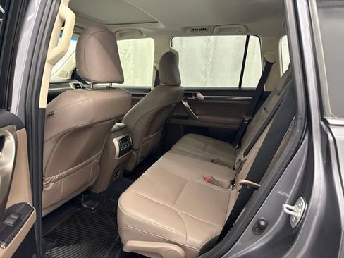 Used 2020 Lexus GX 460 Premium w/ Premium Package AWD/4WD image 18