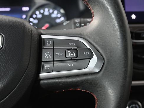 Used 2024 Jeep Compass Trailhawk AWD/4WD image 35
