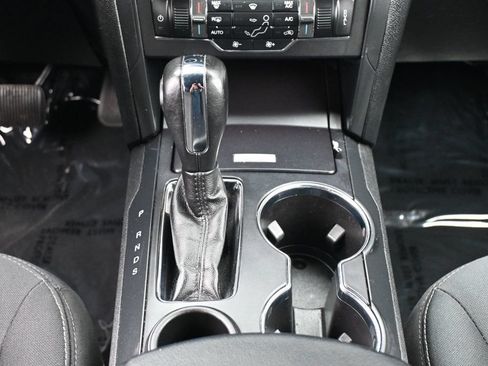 Used 2019 Ford Explorer XLT w/ Equipment Group 201A FWD image 13