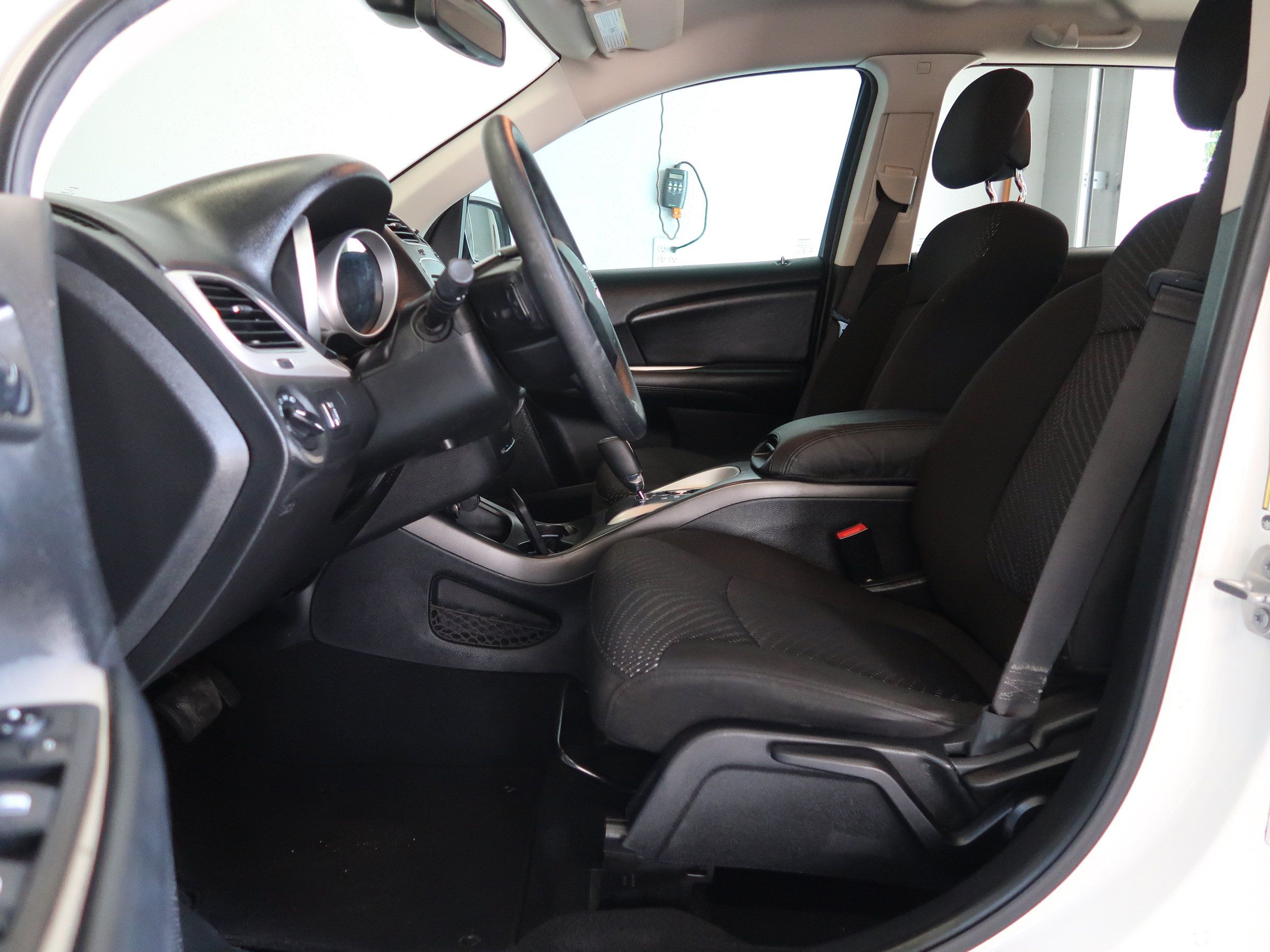 Used 2019 Dodge Journey SE FWD image 16
