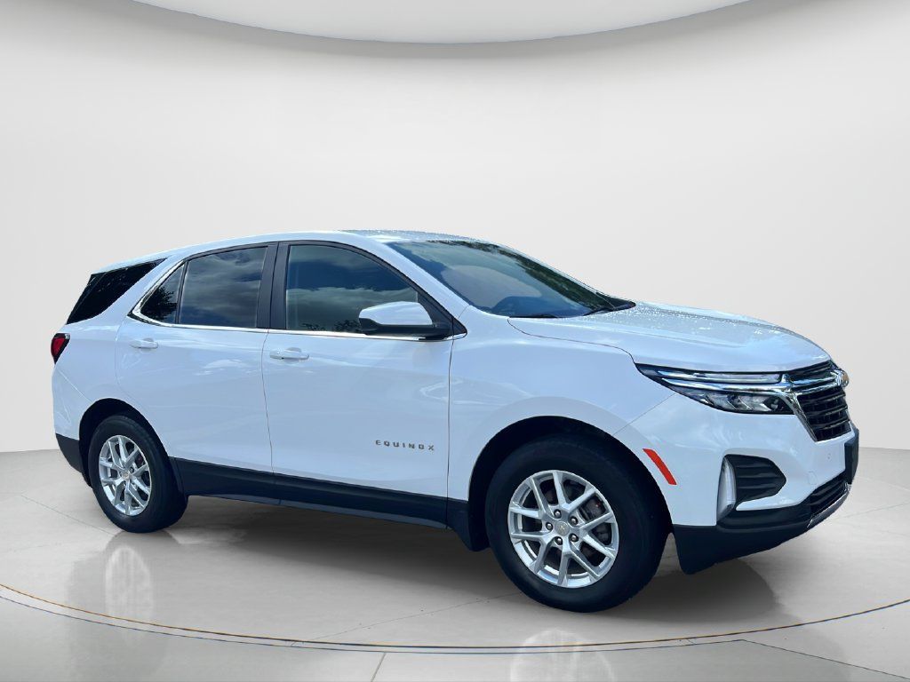 Used 2023 Chevrolet Equinox LT w/ LPO, Floor Liner Package AWD/4WD image 3