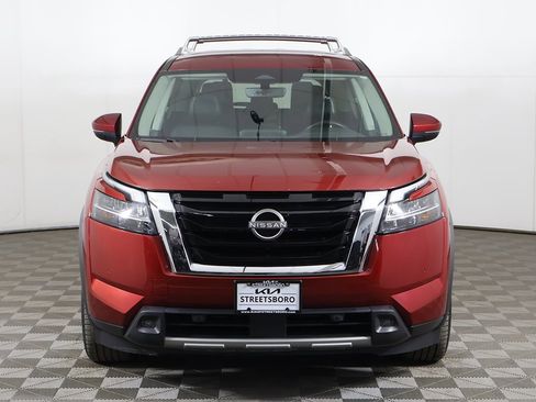 Used 2023 Nissan Pathfinder SL w/ Lighting Package (N92) image 13