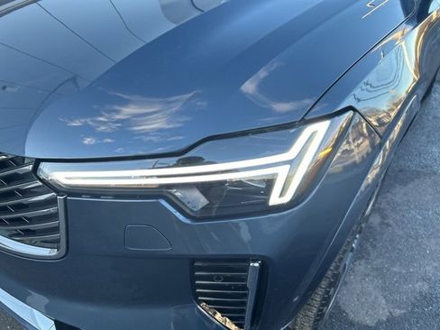 Used 2025 Volvo XC90 B5 Plus image 8