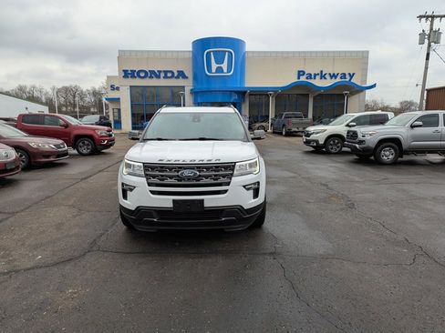 Used 2018 Ford Explorer XLT w/ Equipment Group 202A image 8