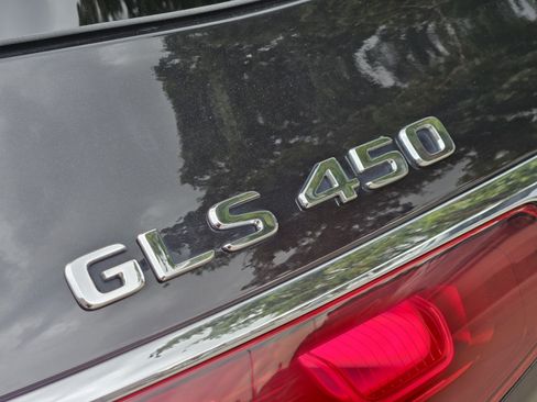 Used 2024 Mercedes-Benz GLS 450 4MATIC image 28