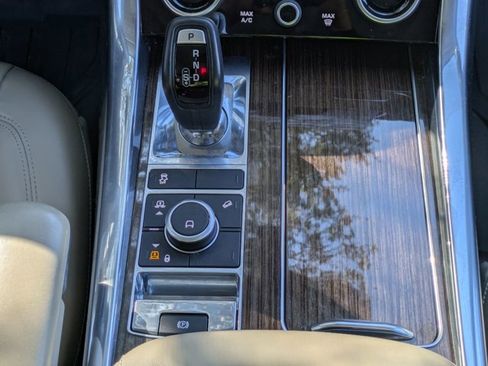 Used 2020 Land Rover Range Rover Sport HSE image 13
