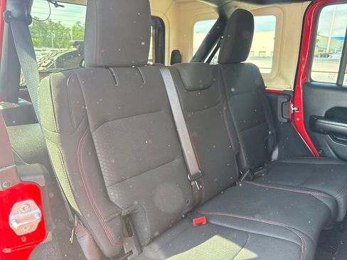 Used 2018 Jeep Wrangler Unlimited Rubicon AWD/4WD image 35