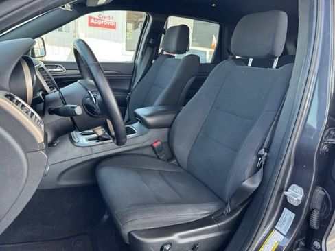 Used 2016 Jeep Grand Cherokee Laredo w/ Quick Order Package 23E AWD/4WD image 18