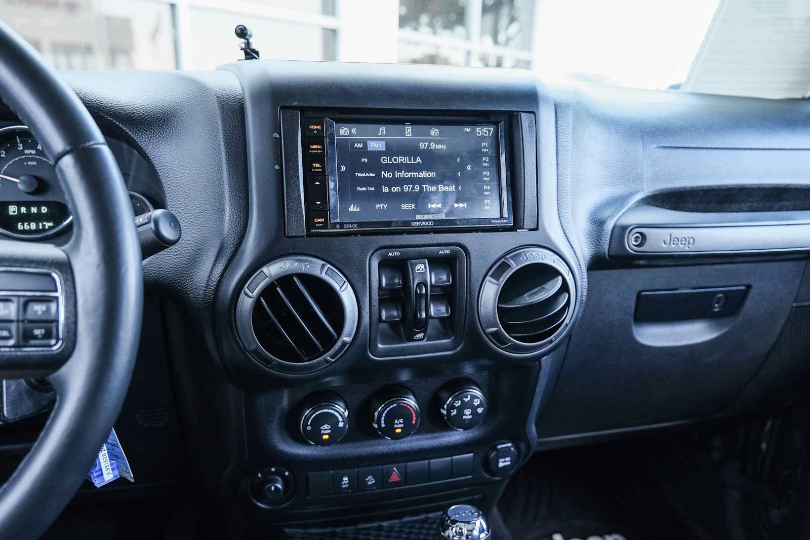 Used 2018 Jeep Wrangler Unlimited Sport S AWD/4WD image 40