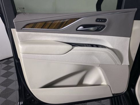 Certified 2023 Cadillac Escalade Sport Platinum AWD/4WD image 13