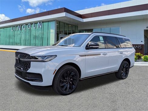 New 2025 Lincoln Navigator Reserve w/ Jet Appearance Package image 8