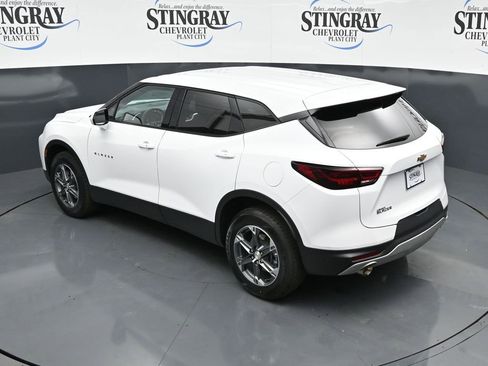 Used 2025 Chevrolet Blazer LT FWD image 13