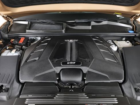 Used 2021 Bentley Bentayga image 34