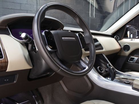 Used 2019 Land Rover Range Rover Sport Supercharged image 29