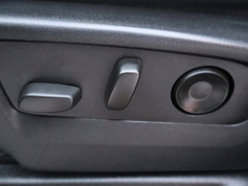 Used 2023 Chevrolet Suburban Z71 image 12