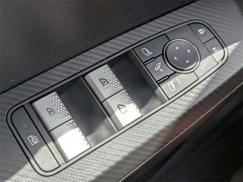 New 2025 Mitsubishi Outlander SE image 24