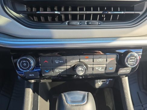 Used 2025 Jeep Compass Limited AWD/4WD image 22