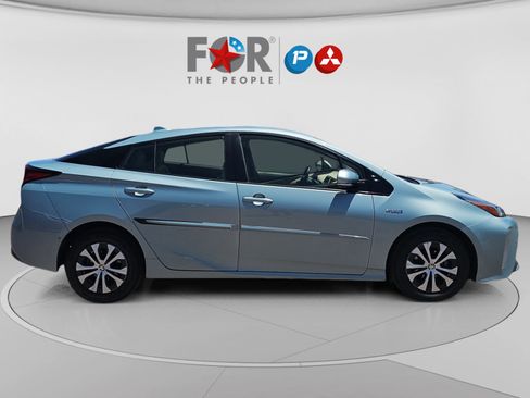 Used 2020 Toyota Prius XLE AWD/4WD image 6