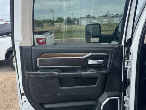 Used 2023 RAM 2500 Laramie AWD/4WD image 25
