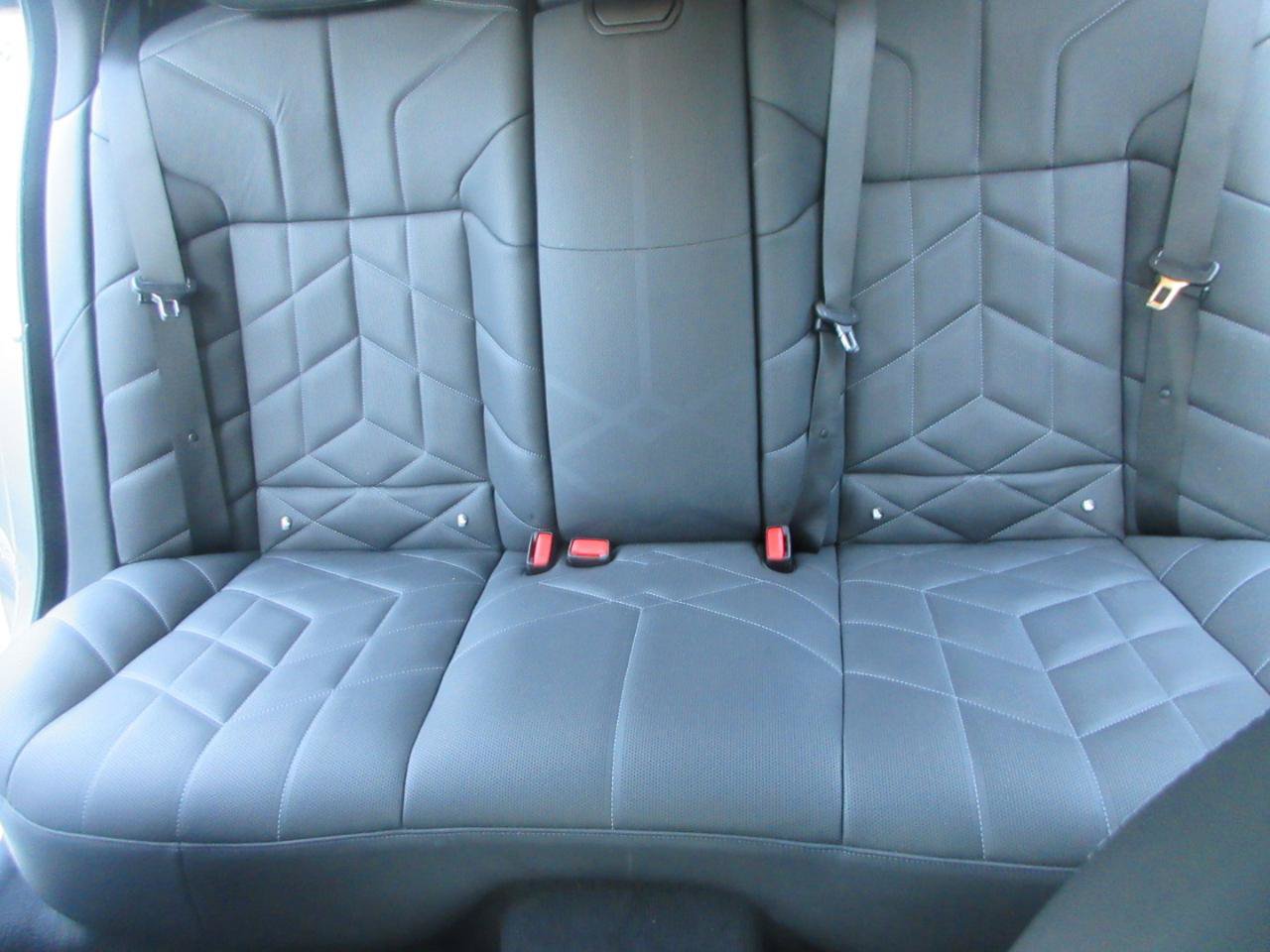 Used 2023 BMW 760i xDrive AWD/4WD image 49
