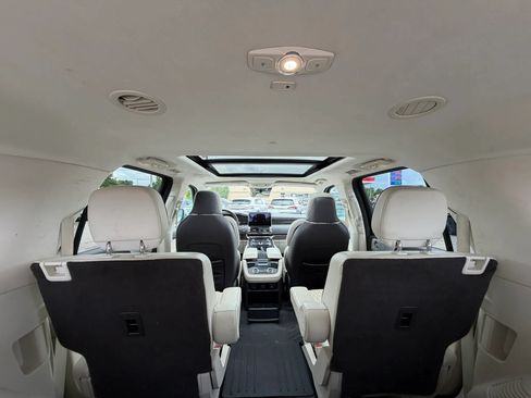 Used 2021 Lincoln Navigator L Black Label AWD/4WD image 16