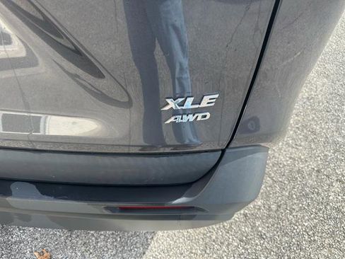Used 2022 Toyota RAV4 XLE image 12