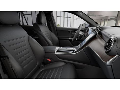 New 2025 Mercedes-Benz GLC 350e 4MATIC image 4