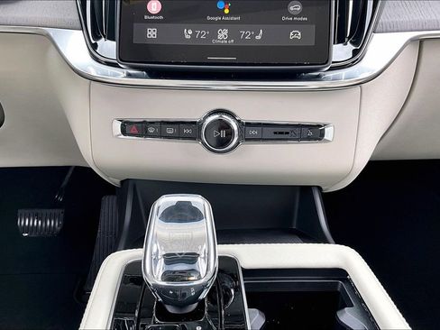 New 2026 Volvo XC90 B6 Ultra w/ Protection Package Premier AWD/4WD image 33