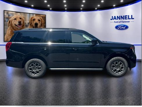 Used 2025 Ford Expedition Active AWD/4WD image 4
