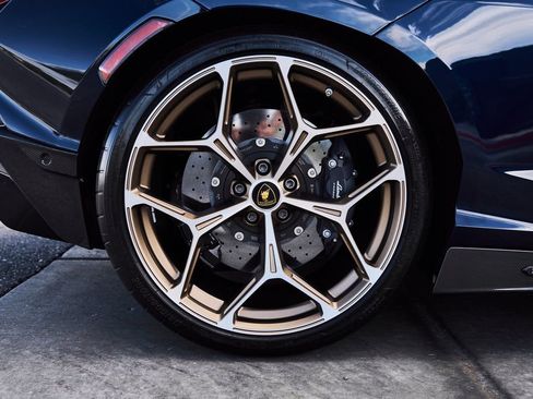 Used 2025 Lamborghini Revuelto AWD/4WD image 35