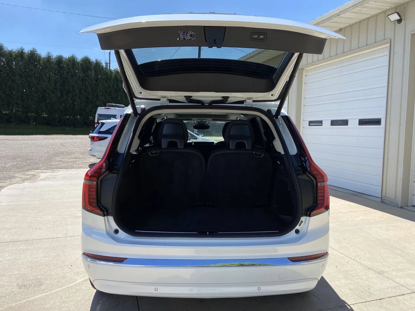 Used 2025 Volvo XC90 B6 Plus AWD/4WD image 29