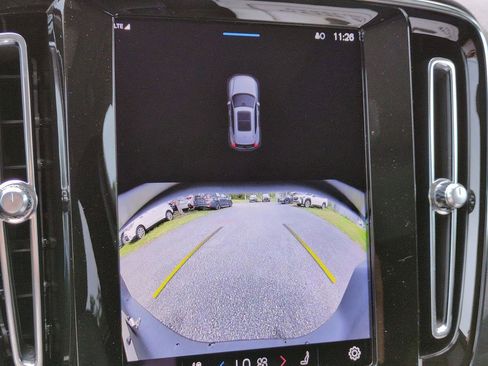 New 2025 Volvo XC40 B5 Core w/ Protection Package Premier image 20