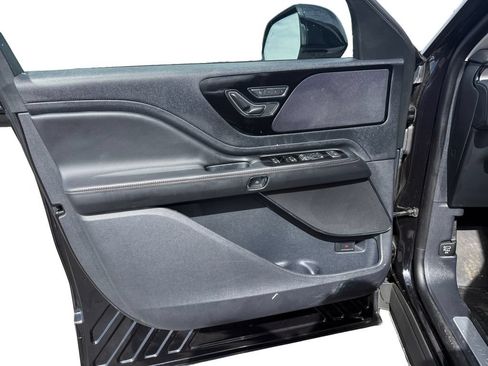 Used 2025 Lincoln Aviator AWD image 24