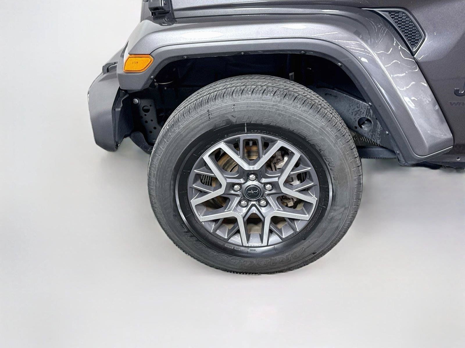 Used 2025 Jeep Wrangler Unlimited Sahara AWD/4WD image 22