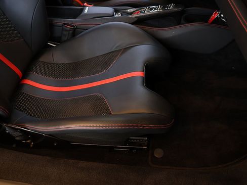 Certified 2021 Ferrari F8 Tributo RWD image 29