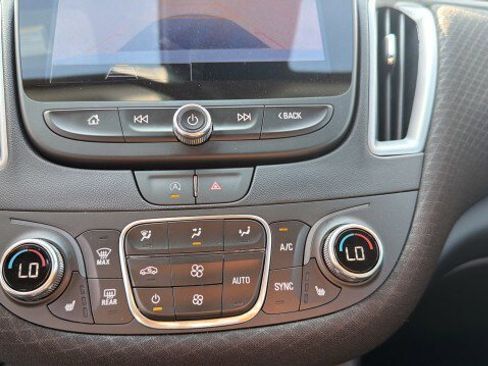 Used 2025 Chevrolet Malibu LT image 26