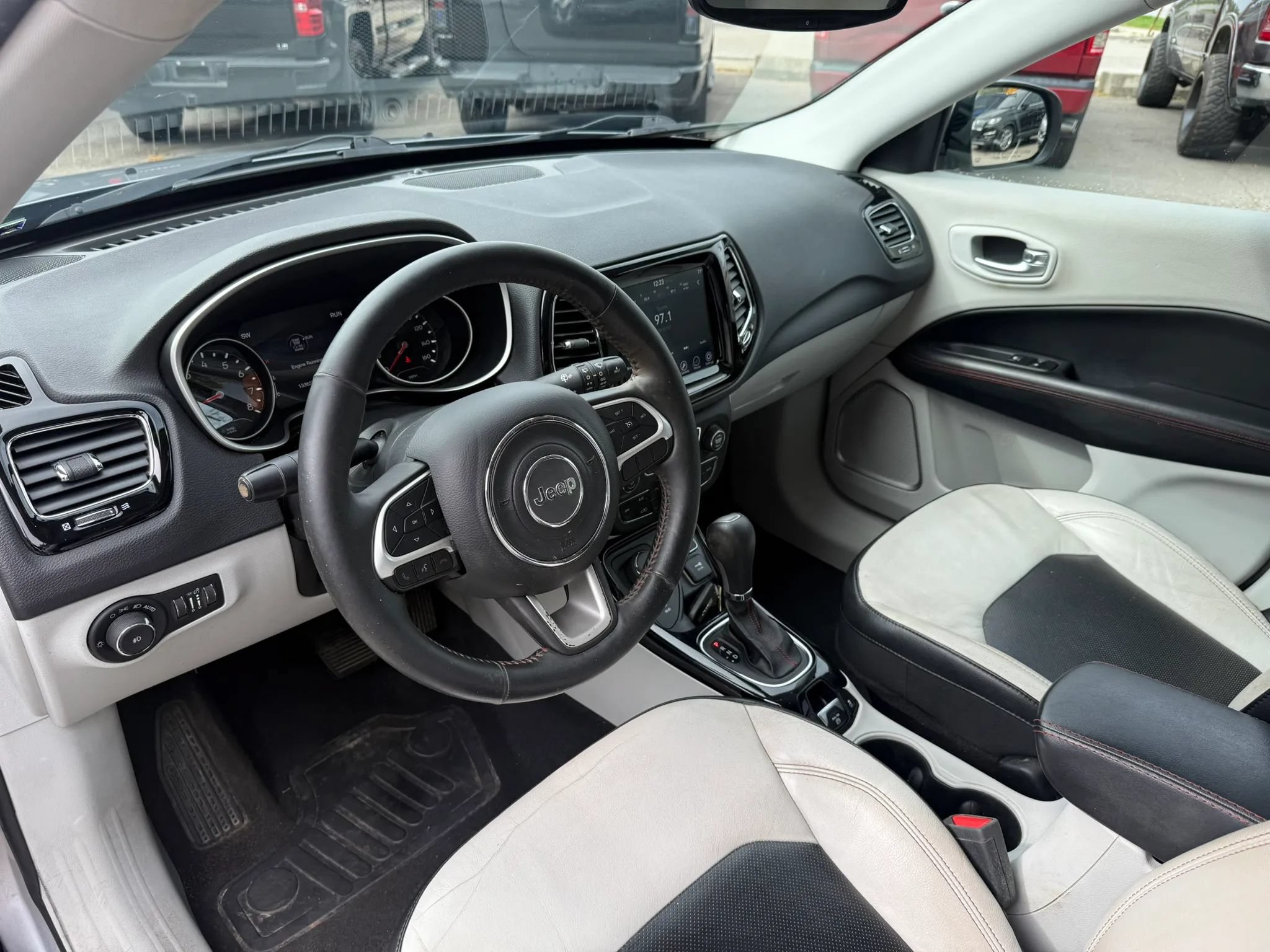 Used 2017 Jeep Compass Limited AWD/4WD image 17