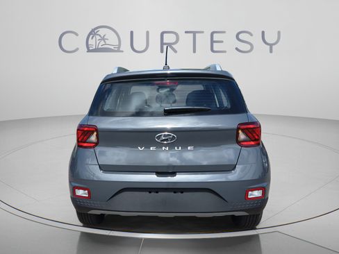 New 2026 Hyundai Venue SEL FWD image 4