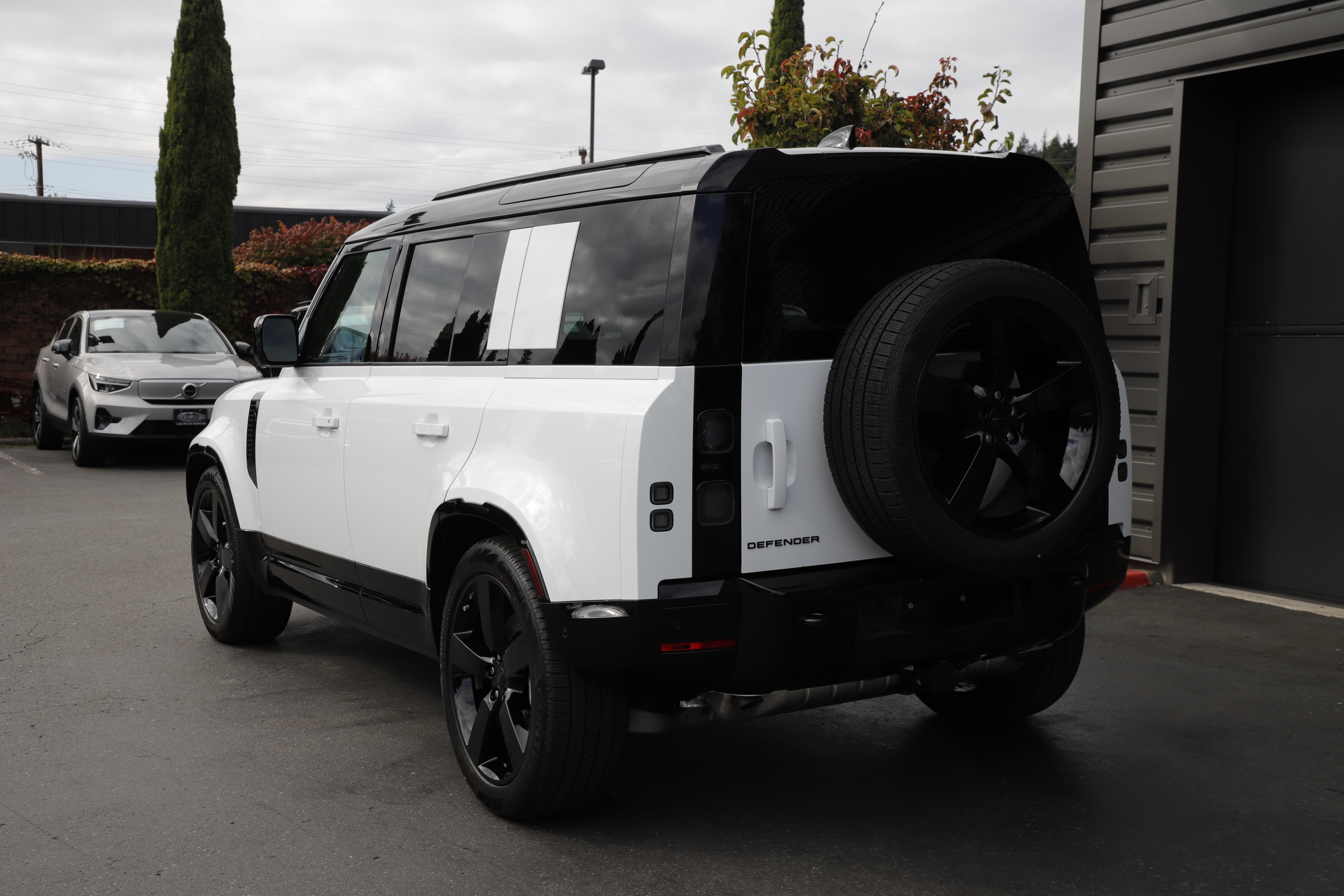 New 2026 Land Rover Defender 110 X-Dynamic SE AWD/4WD image 6