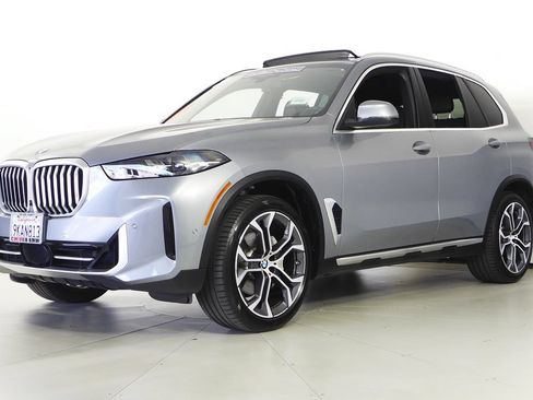 Certified 2024 BMW X5 sDrive40i w/ Parking Assistance Package RWD image 2