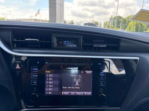Used 2019 Toyota Corolla LE FWD image 16