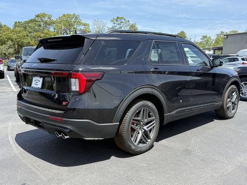New 2026 Ford Explorer ST RWD image 4