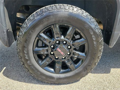 Used 2025 GMC Sierra 2500 AT4 w/ AT4 Premium Plus Package AWD/4WD image 5