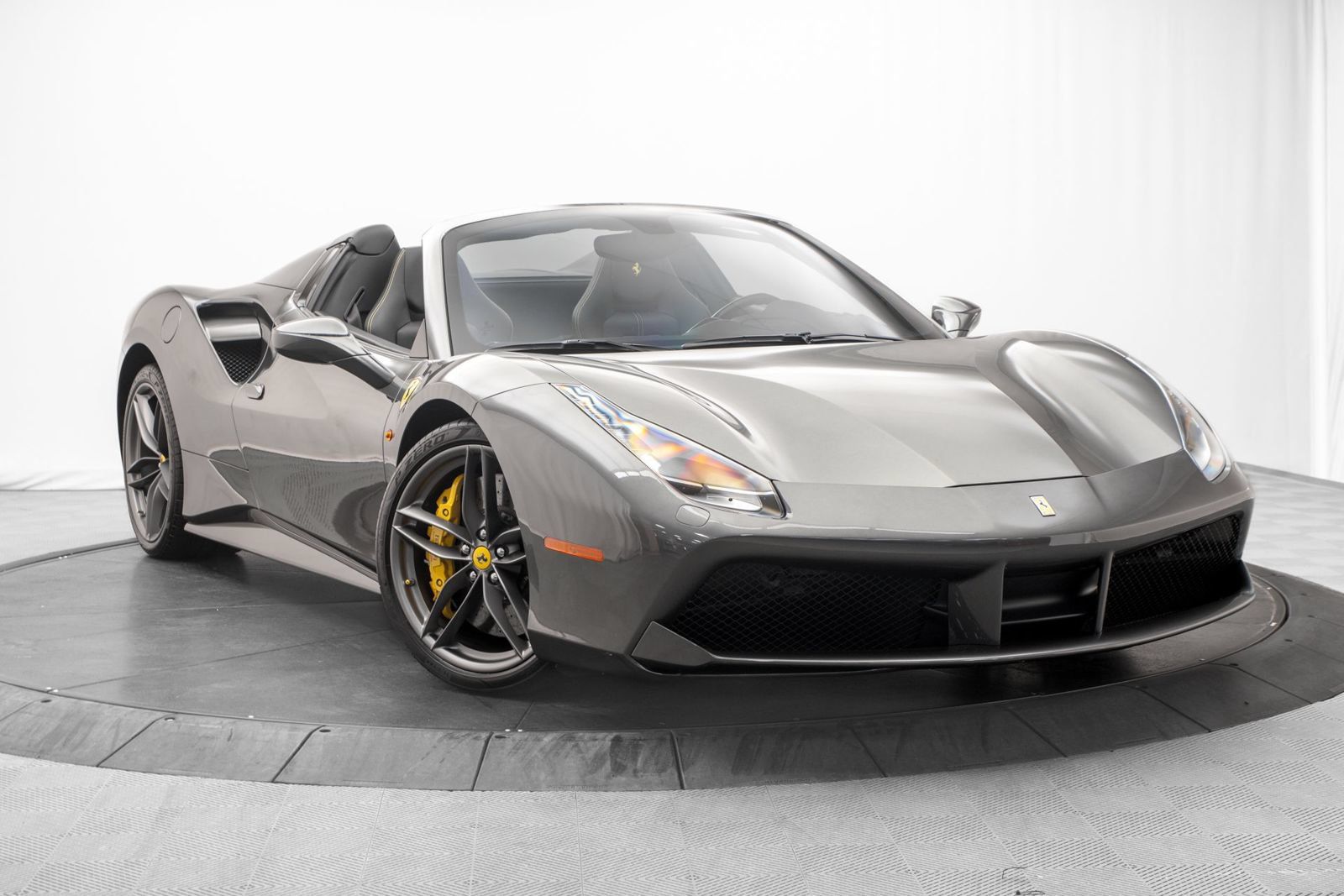 Used 2017 Ferrari 488 Spider RWD image 1