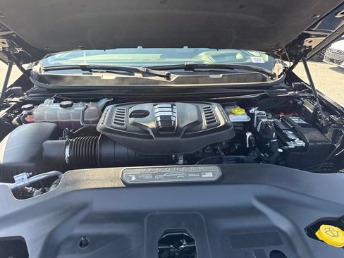 Used 2024 Jeep Wagoneer L Series III w/ Premium Group I AWD/4WD image 30