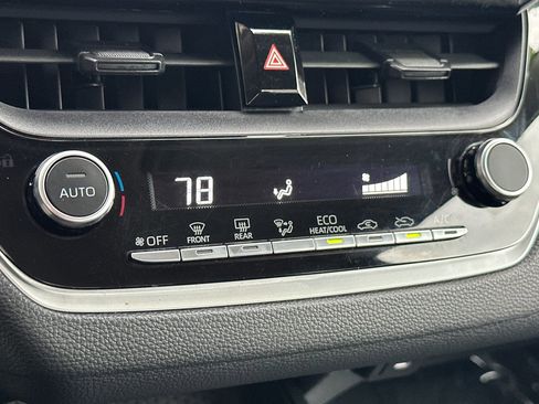 Used 2023 Toyota Corolla LE image 19