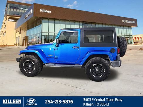 Used 2015 Jeep Wrangler Sahara w/ Connectivity Group image 4